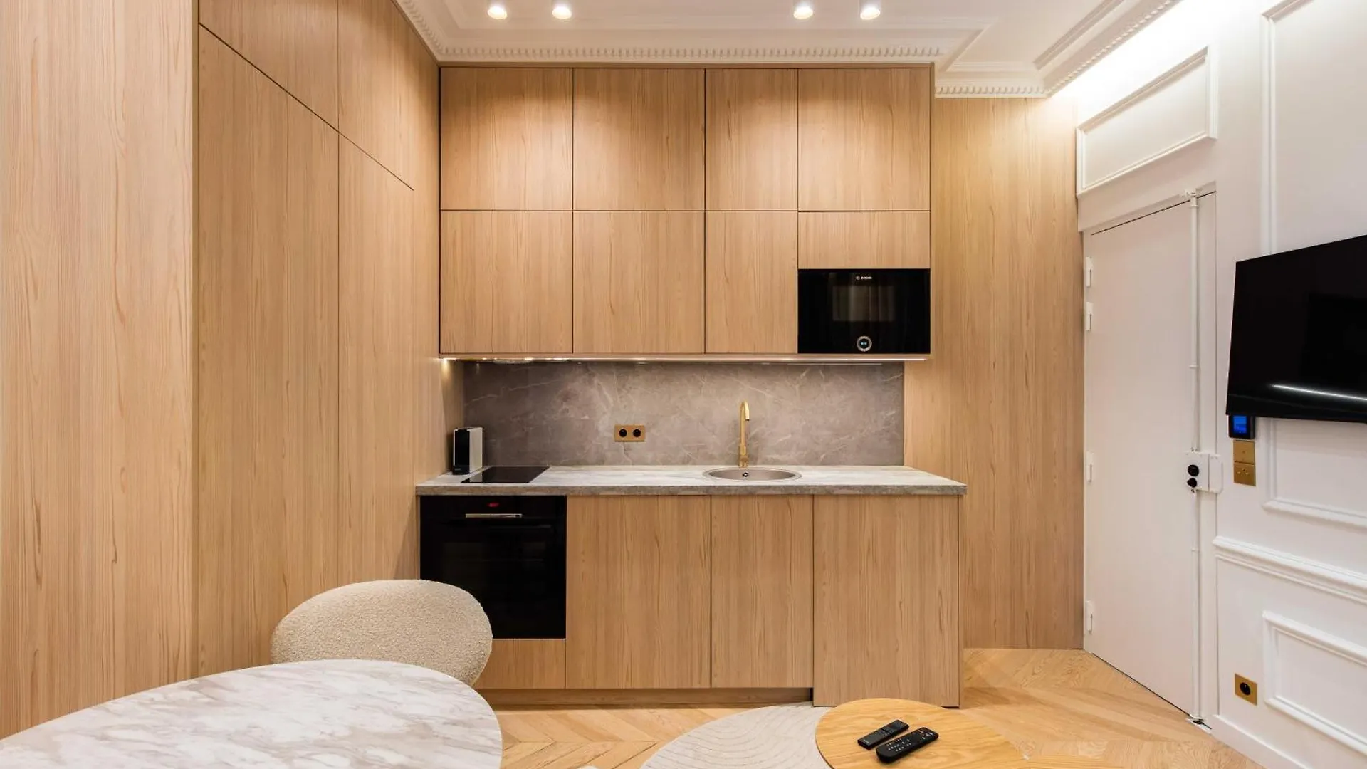 Modern Studio Near Place De La Nation Paris France
