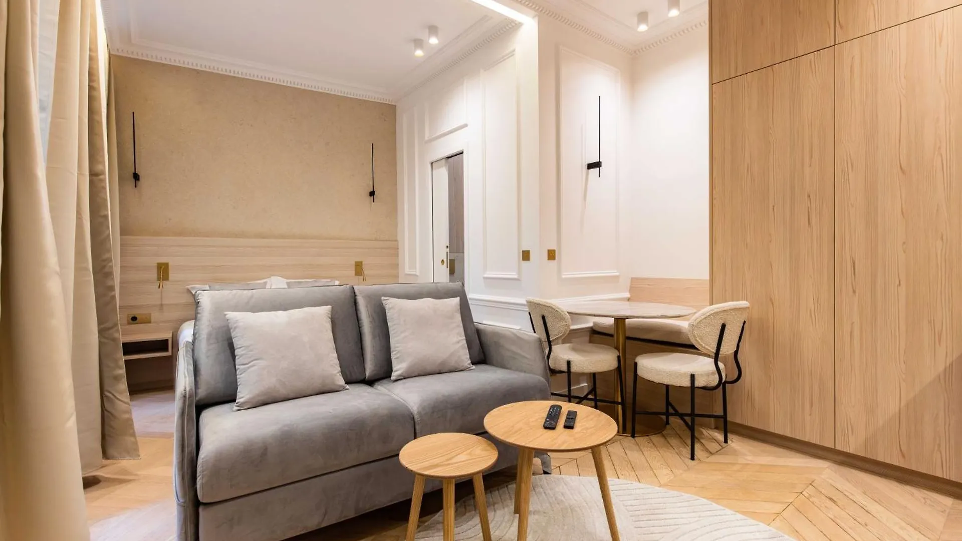 Modern Studio Near Place De La Nation Париж